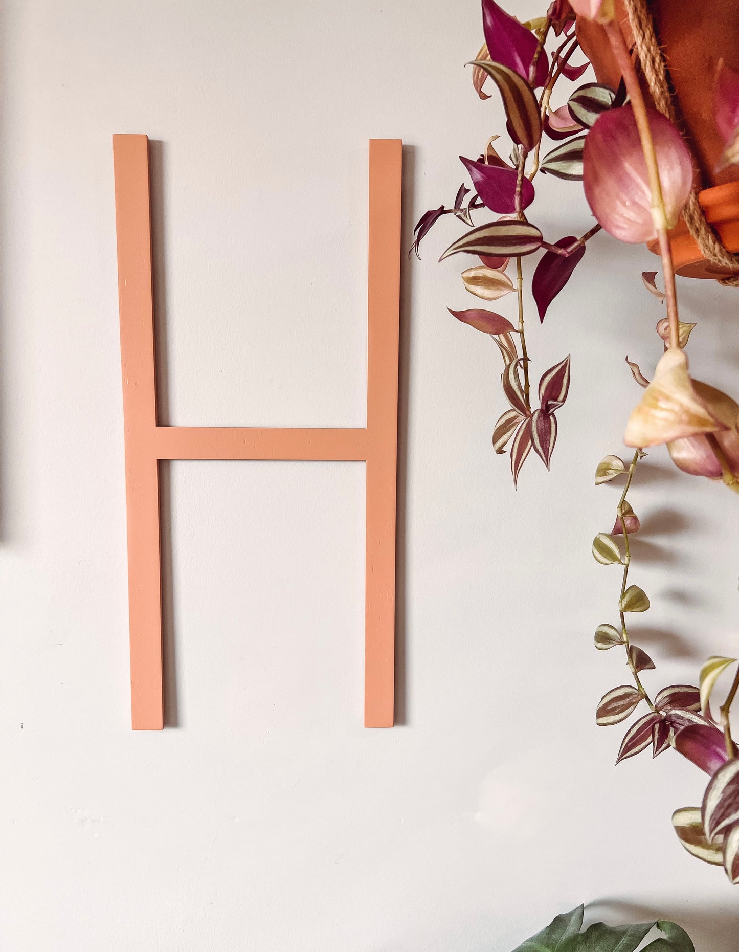 Single Floating Letter