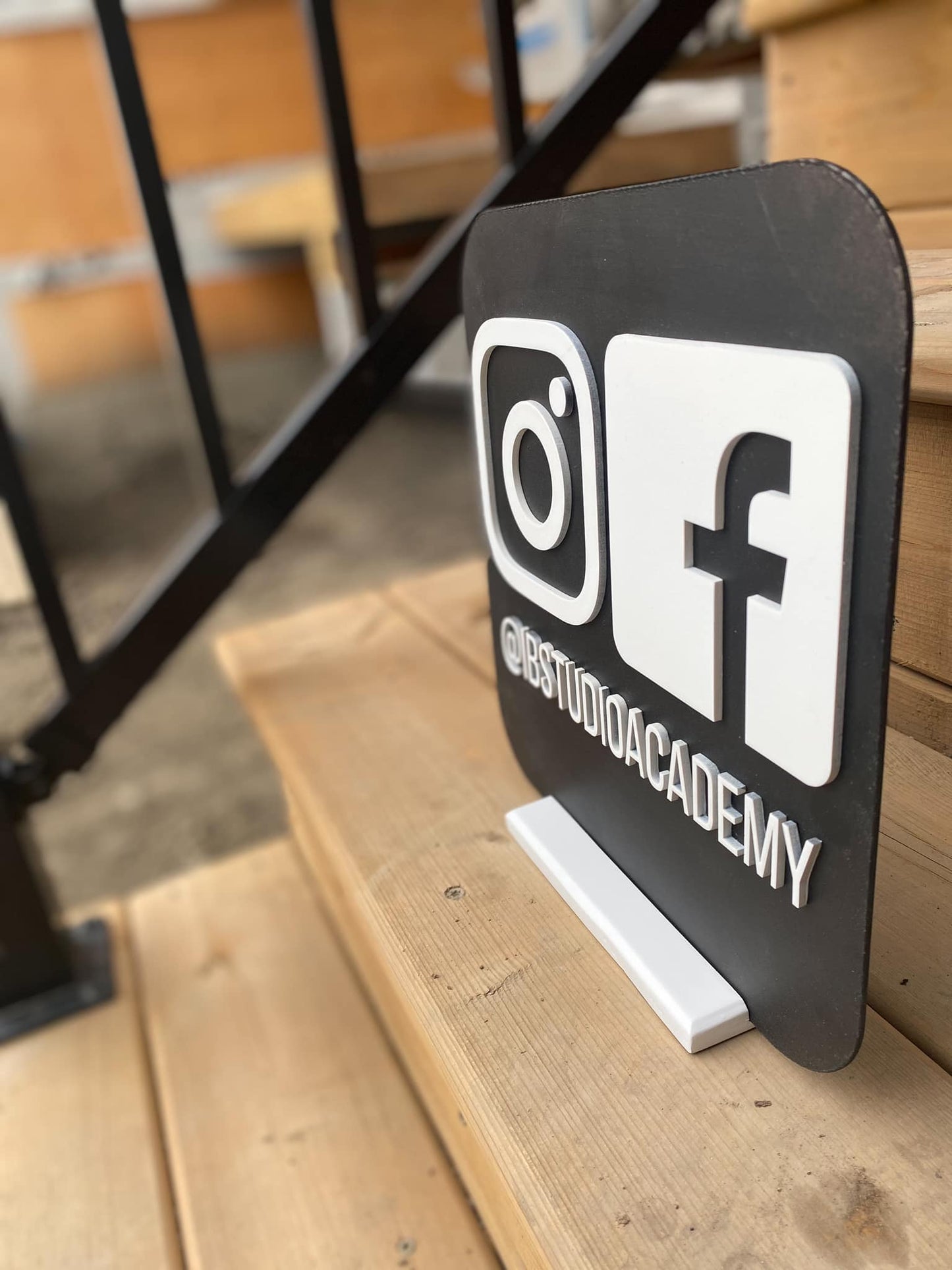 The OG social sign